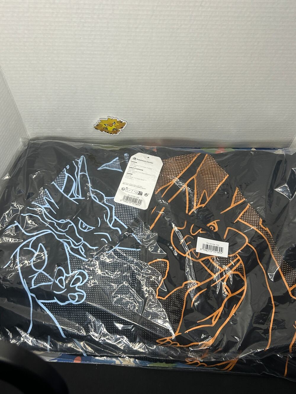 Pokemon Center Mega Charizard X & Mega Charizard Y Black Zip-Up Hoodie Jacket L